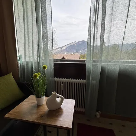 Helena Apartment *
